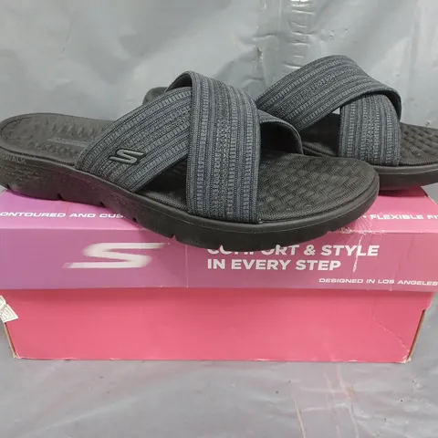 BOXED PAIR OF SKECHERS GO WALK FLEX SANDALS IN BLACK SIZE 7