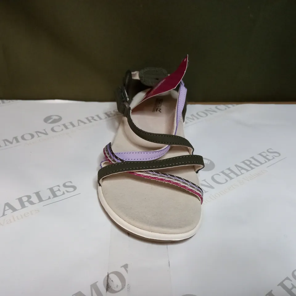 REGATTA LADY ROMA SANDALS SIZE 7