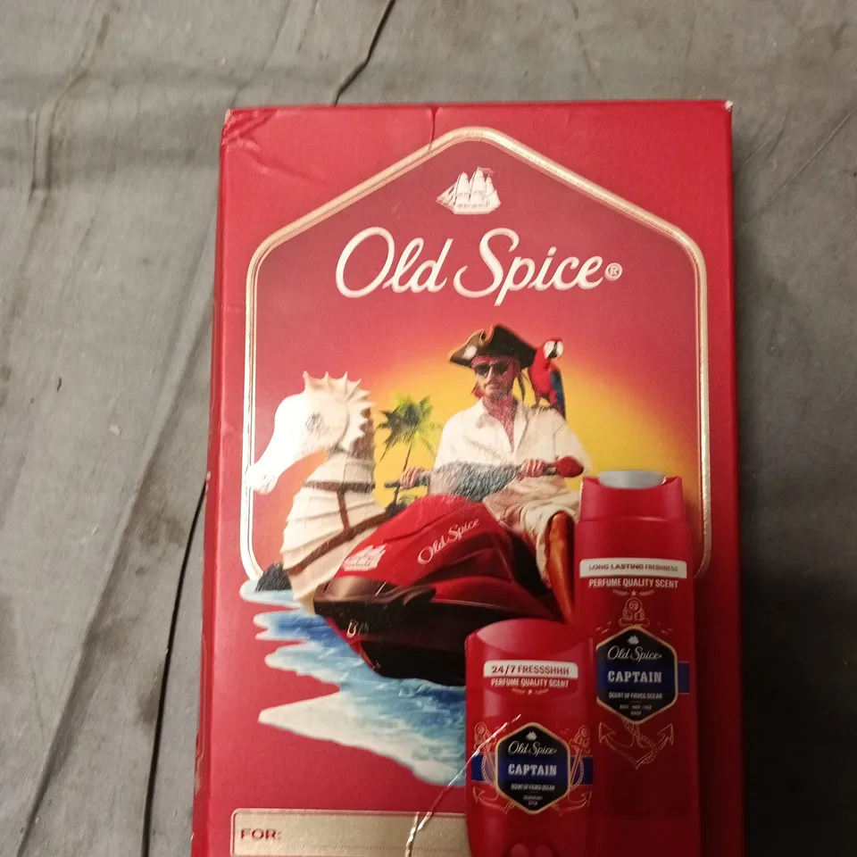 TOTE OF APPROXIMATELY 15 ASSORTED HEALTH AND BEAUTY ITEMS TO INCLUDE: OLD SPICE DEODORANT AND ALWAYS DISCREET 