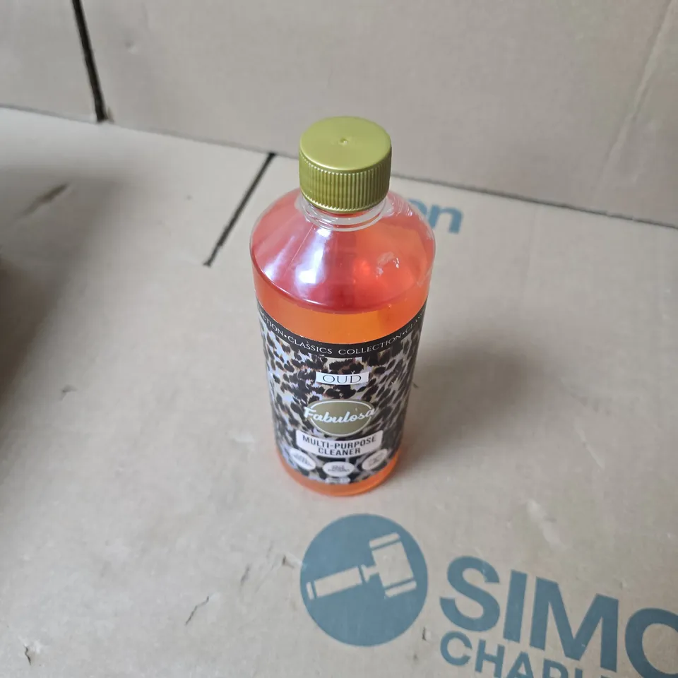 APPROXIMATELY 12 ASSORTED HOUSEHOLD LIQUIDS INCLUDING EXPOXY RESIN , FABULOSA MULTI PURPOSE CLEANER AND FABULOSA FABRIC FRESHENER 