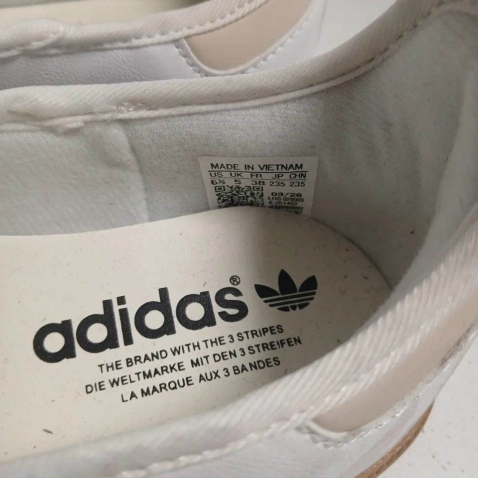 ADIDAS VELCRO STRAP SNEAKERS – WHITE/BEIGE, GUM SOLE, UK 5 (US 6.5, FR 38)