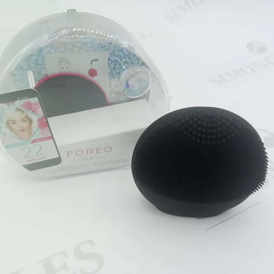 FOREO LUNA FOFO FACIAL CLEANSING BRUSH