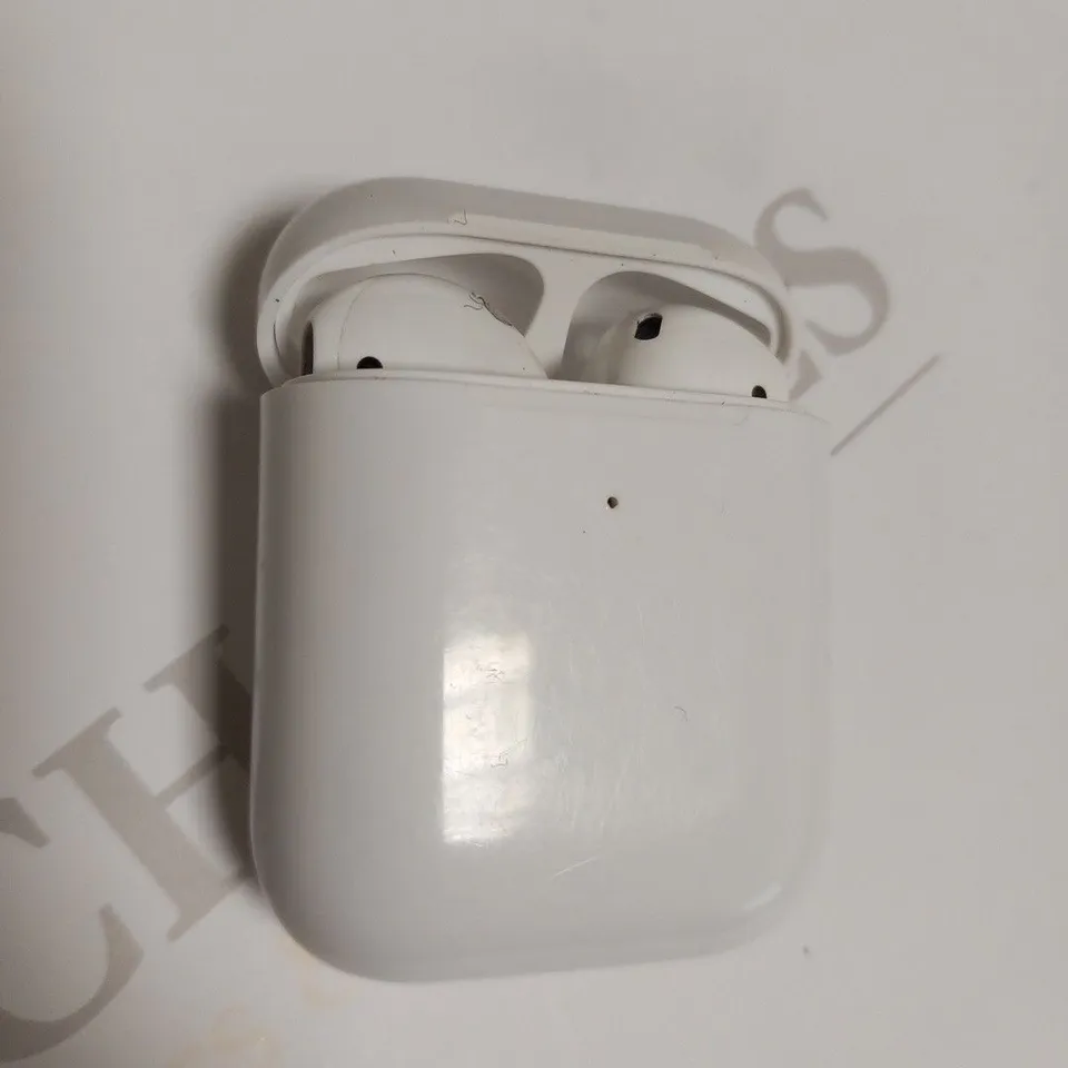 APPLE AIR PODS