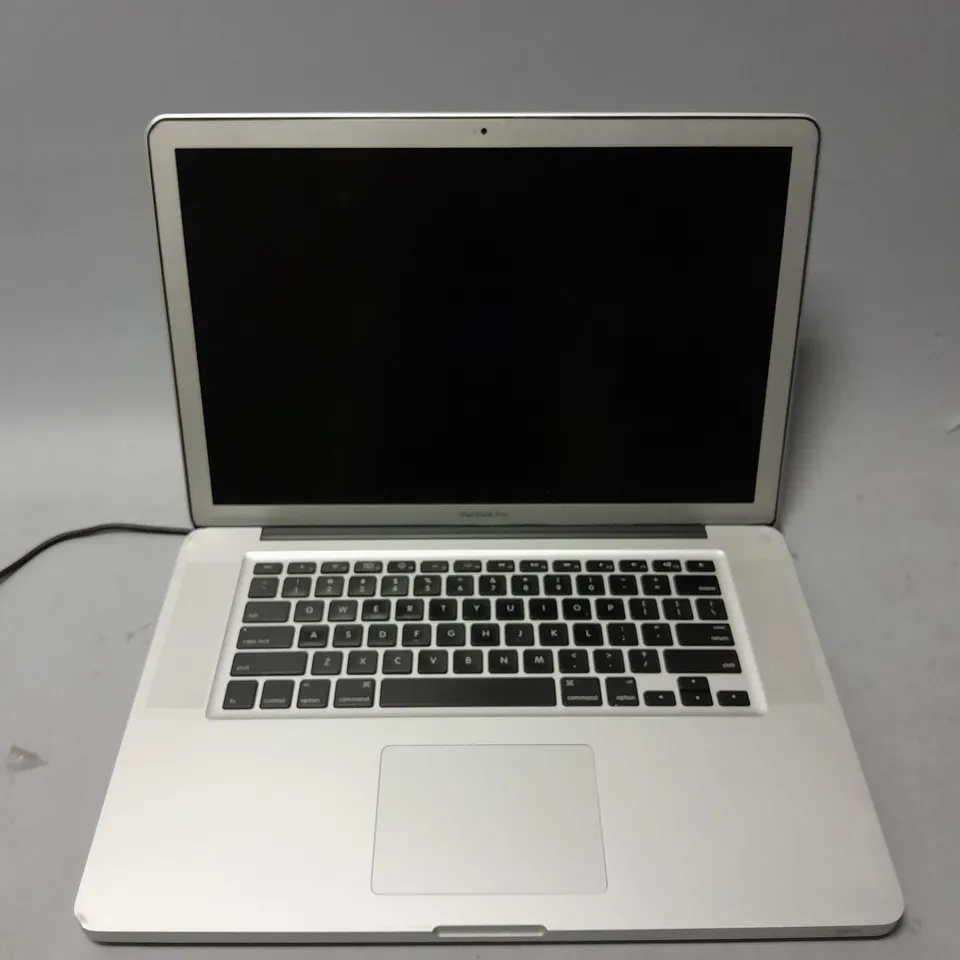 APPLE MACBOOK PRO - A1286 