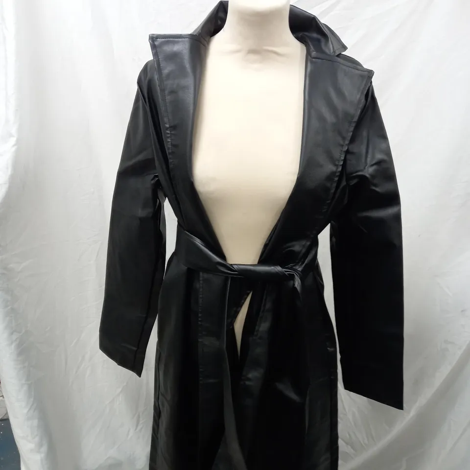 LOT OF CLOTHES APPROXIMATELY 30 TO INCLUDE BELT, JACKETS, JUMPERS ETC