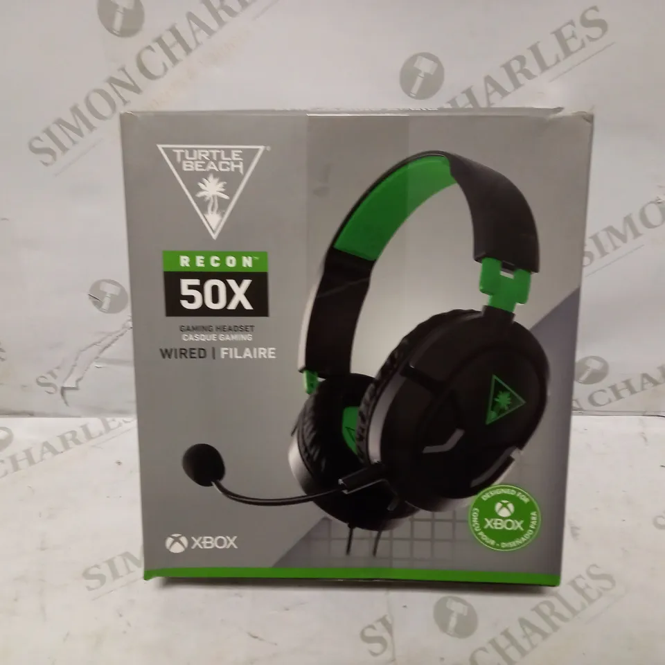 BOX OF APPROXIMATELY 10 ELECTRICAL ITEMS TO INCLUDE HEADSETS, SPEAKER STANDS, WI-FI EXTENDERS, ETC