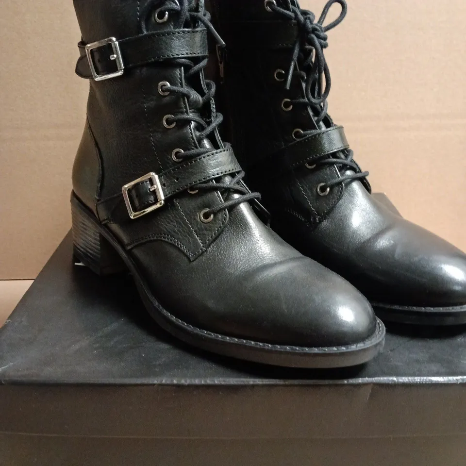 BOXED PAIR OF DUNE LONDON BLACK LEATHER BOOTS - UK 7