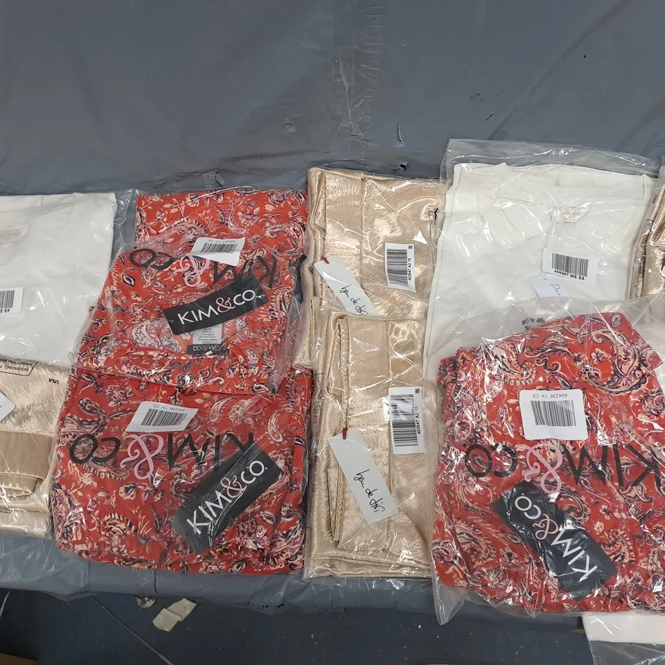 BOX OF APPROXIMATELY 10 ASSORTED BAGGED PIECES OF CLOTHING IN VARIOUS STYLES, SIZES, AND BRANDS 