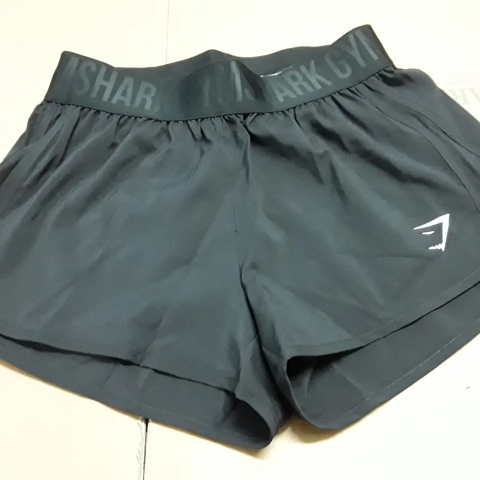 GYMSHARK BLACK SHORTS - XS