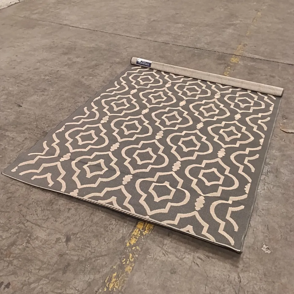 QUALITY DESIGNER AREA RUG - APPROXIMATELY 230CM X 160CM