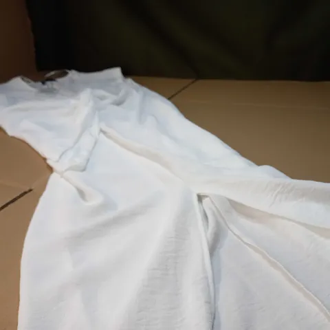 ZARA WHITE LIGHT WEIGHT KNOT FRONT DRESS - SMALL