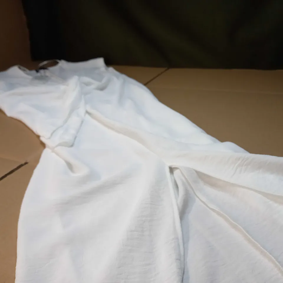 ZARA WHITE LIGHT WEIGHT KNOT FRONT DRESS - SMALL