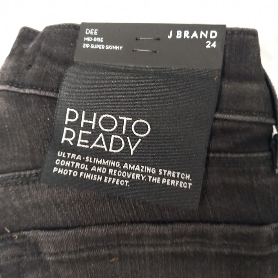 J BRAND PHOTO READY ULTRA SLIMMING DEE MID RISE ZIP JEANS SIZE 24