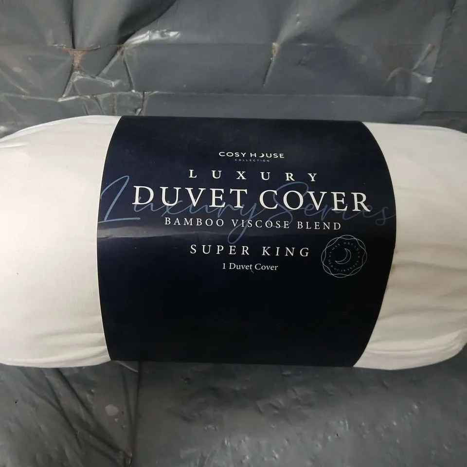 COSY HOUSE LUXURY DUVET COVER IN WHITE - SUPER KING