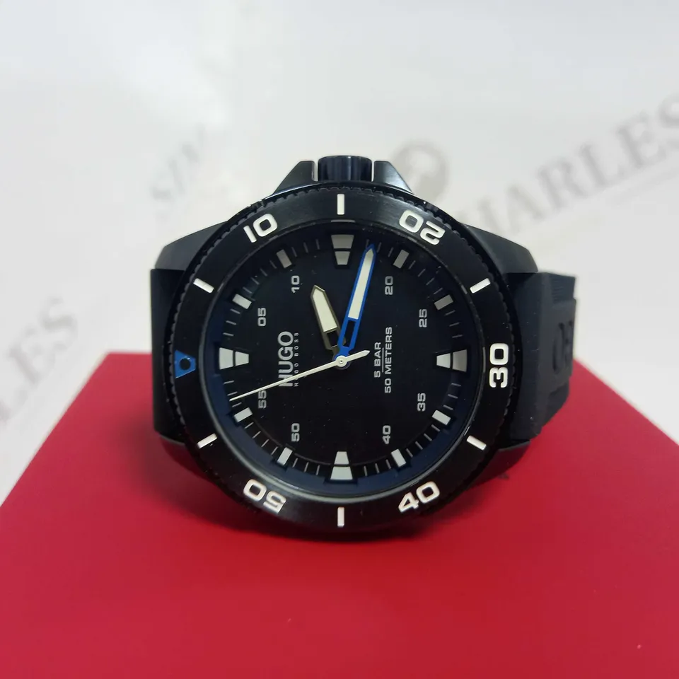 HUGO BOSS BLUE DIAL RUBBER STRAP WATCH RRP £169