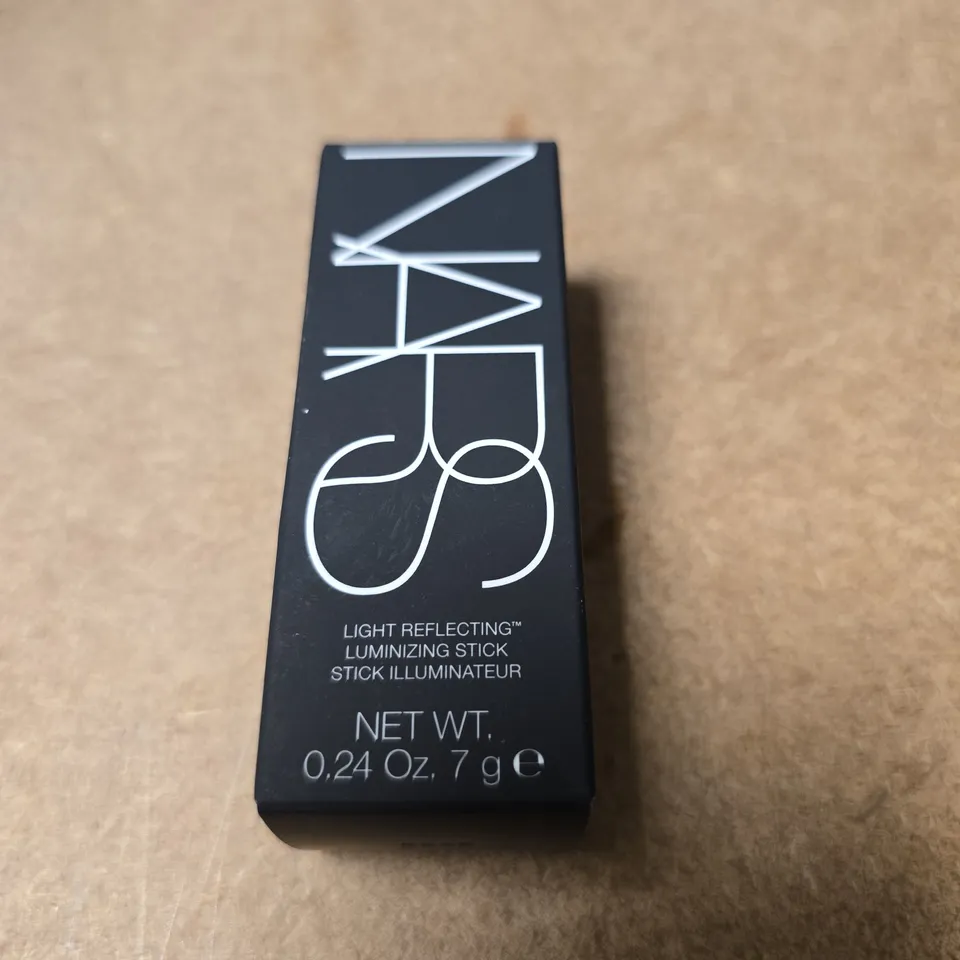 NARS LIGHT REFLECTING LUMINIZING STICK ILLUMINATOR – 0.24 OZ (7 G)