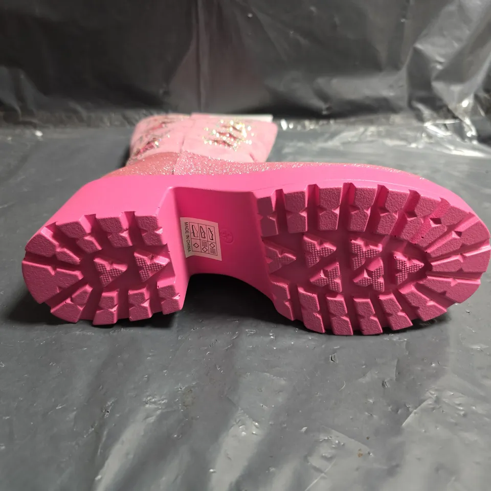 BOXED PAIR OF KOI GIRLS' PINK GLITTER KNEE-HIGH BOOTS WITH STAR EMBELLISHMENTS - UK SIZE 4