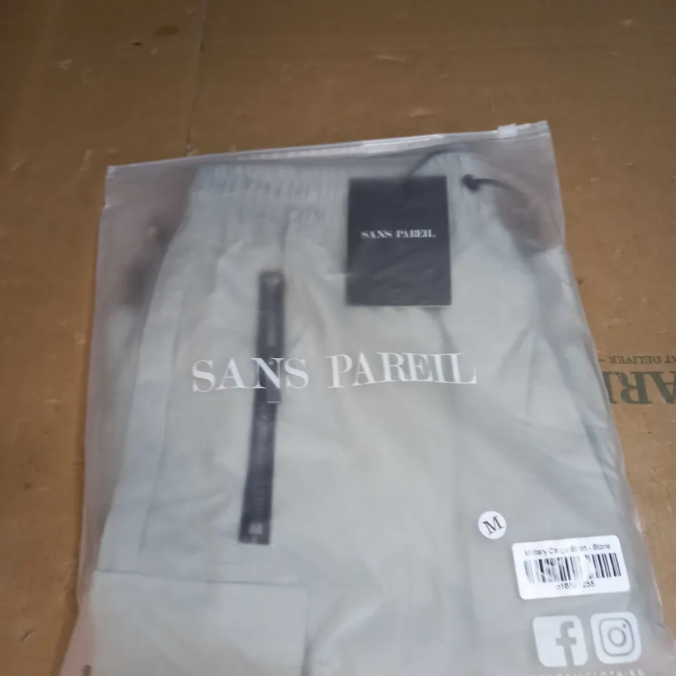 BAGGED SANS PAREIL MILITARY CARGO SHORTS SIZE M