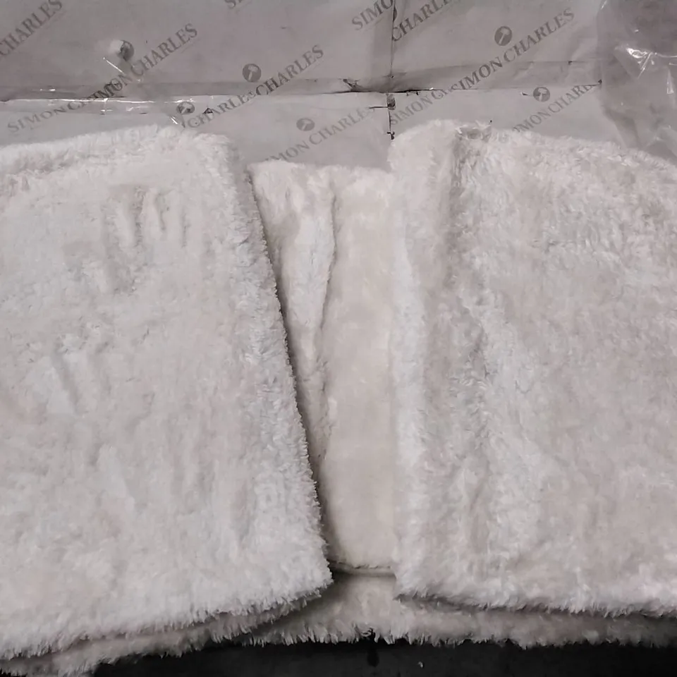 BOXED SOLID MACHINE WOMEN / POWER LOOMED OFF-WHITE RUG - 5 x 8'