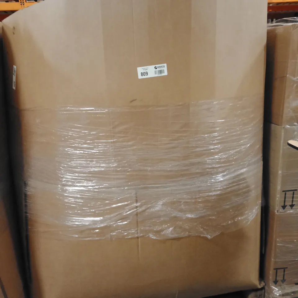PALLET CONTAINING A LARGE QUANTITY OF HOSES