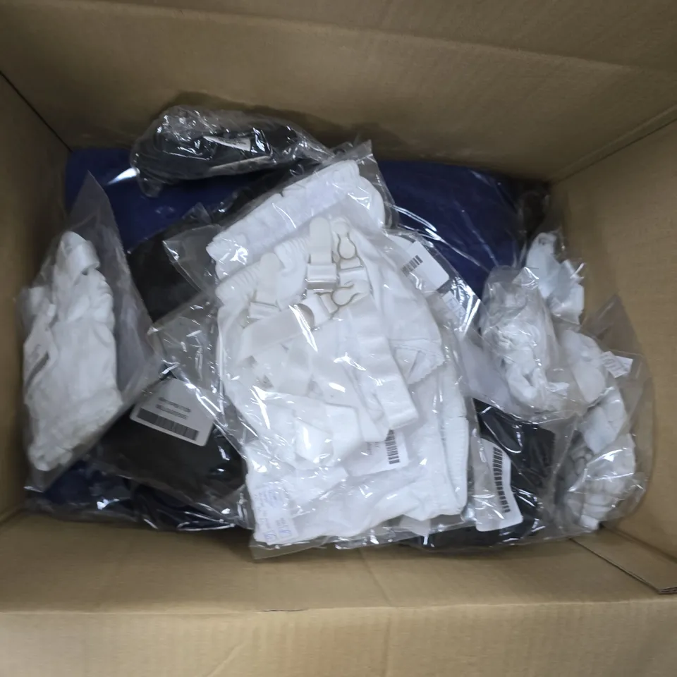 APPROXIMATELY 15 ASSORTED CLOTHING ITEMS IN VARIOUS COLOURS, SIZES, AND STYLES TO INCLUDE BRANDS SUCH AS BERLEI, SLENDERELLA, ETC