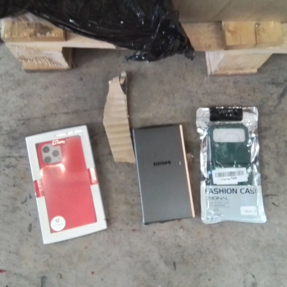PALLET CONTAINING A LARGE QUANTITY OF PHONE CASES,SCREEN PROTECTORS 