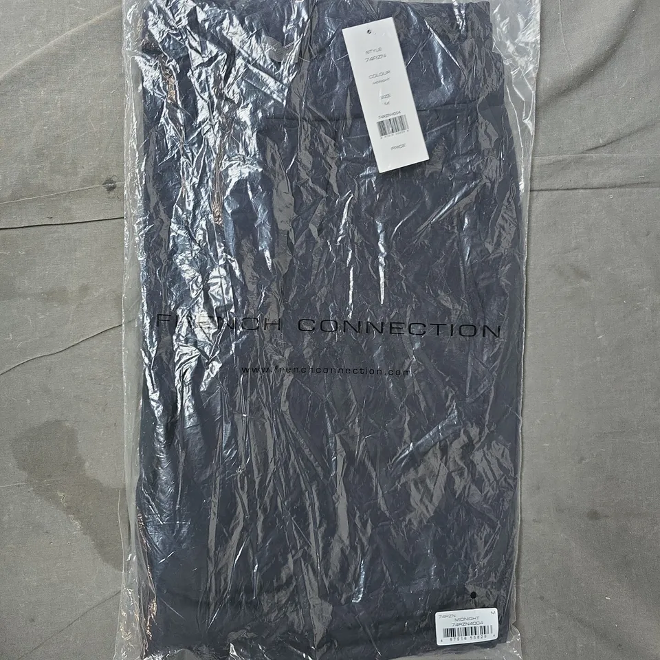 BAGGED FRENCH CONNECTION LUXE WIDE LEG DRAPED TROUSERS IN NAVY SIZE MEDIUM