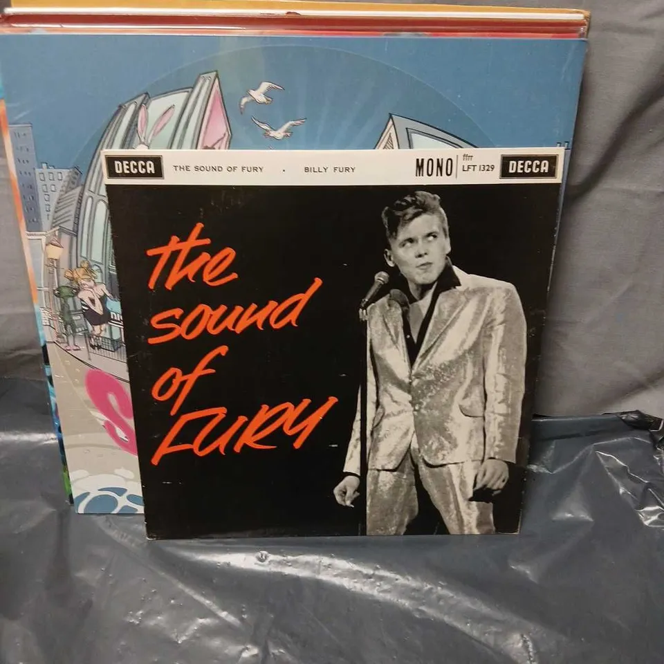 APPROXIMATELY 15 VINYL LP RECORDS – ASSORTED ARTISTS (POP/ROCK/JAZZ)