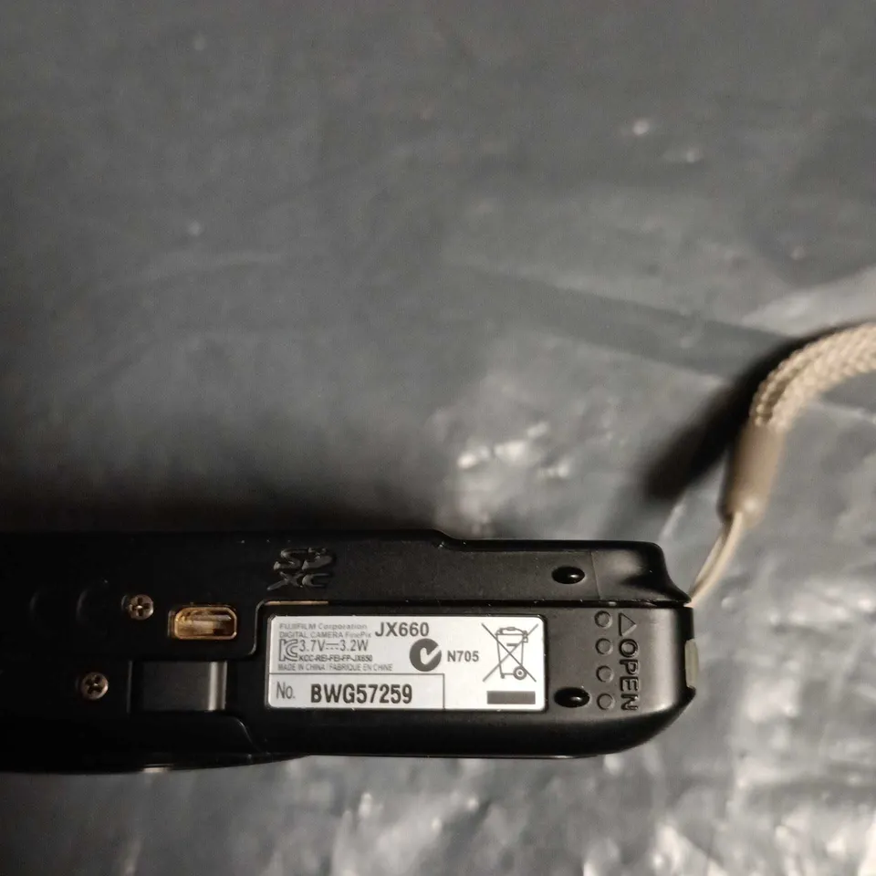 FUJIFILM JX660 16.0MP DIGITAL CAMERA