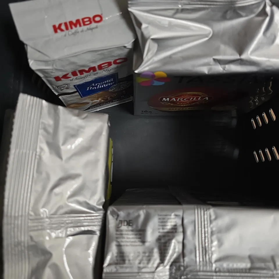 APPROXIMATELY 10 ASSORTED FOOD/DRINK PRODUCTS TO INCLUDE GRANORO PASTA, L'OR COFFEE, PESTO ETC 