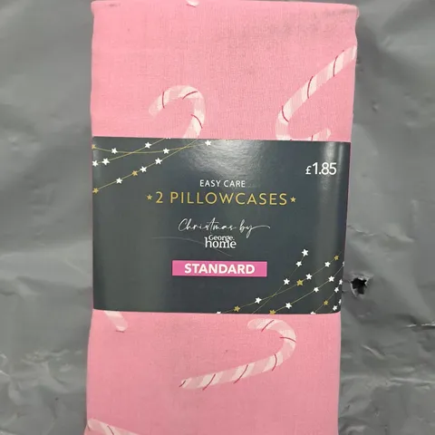 BOX OF APPROXIMATELY 5 ASSORTED BEDDING AND HOUSEHOLD ITEMS TO INCLUDE EASY CARE PILLOWCASES, ETC