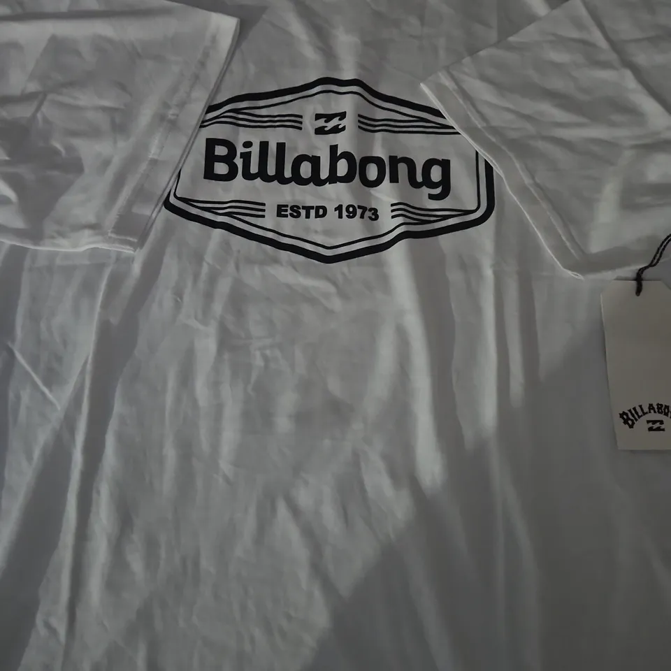 BILLABONG TRADEMARK SHORT SLEEVE T-SHIRT IN WHITE SIZE XL
