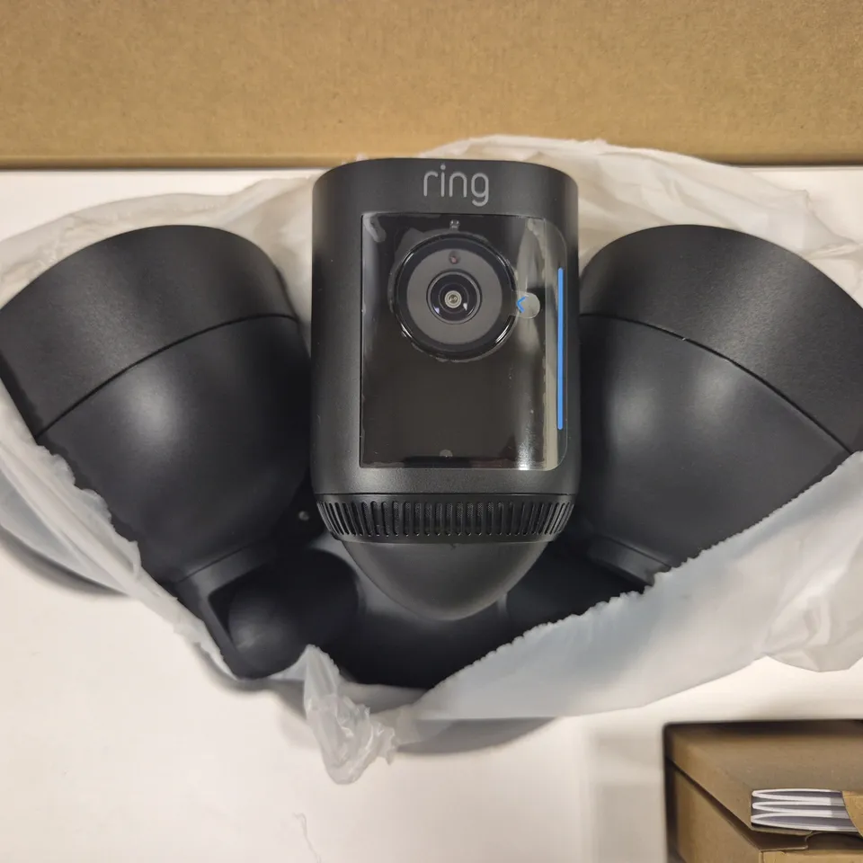 RING FLOODLIGHT CAM WIRED PRO