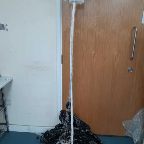 STAR HELD ON LARGE POLE WITH LED LIGHTS