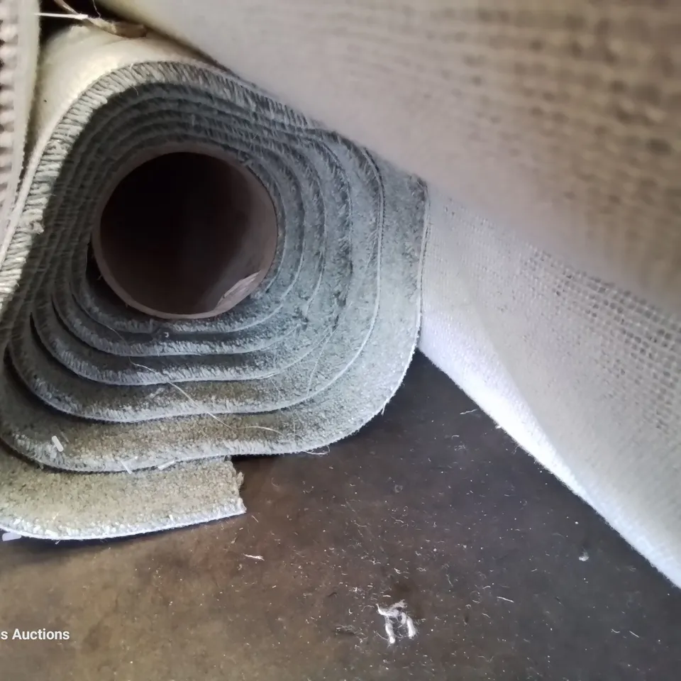 ROLL OF QUALITY ROSEDALE WATERHOUSE WELL CARPET APPROXIMATELY 4M × 3.3M