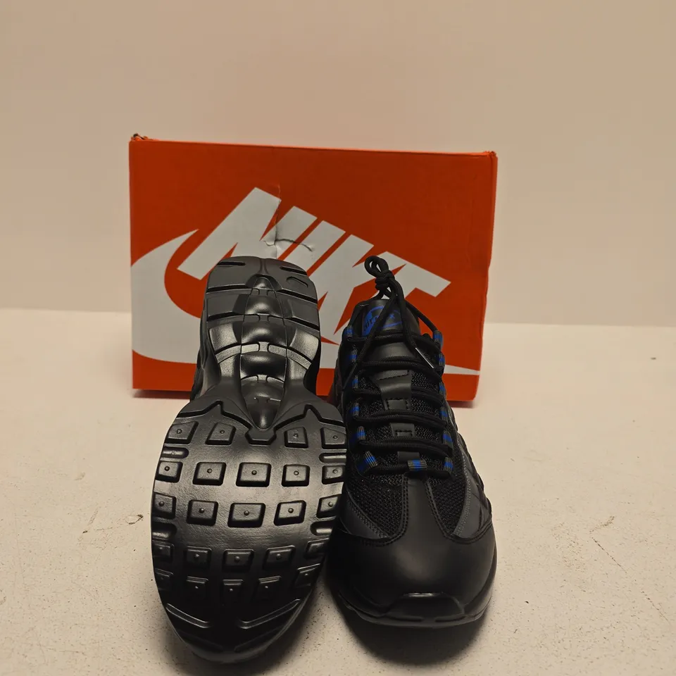 NIKE BLACK RUNNING SNEAKERS WITH BLUE SWOOSH SIZE UK 8