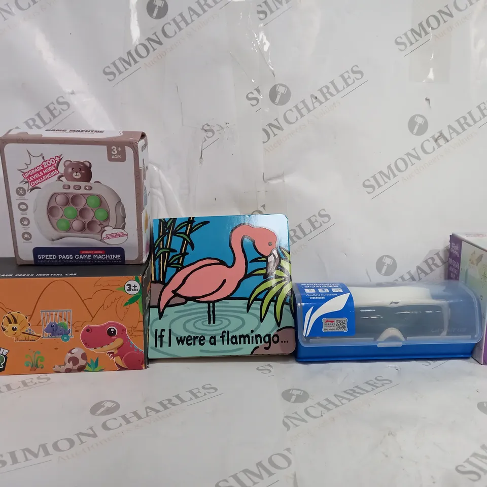 BOX OF APPROX 15 ASSORTED TOYS TO INCLUDE - JELLY CATS BOOK - LE-NING SWIMMING GOGGLES - PRESS THE DINOSAUR ECT