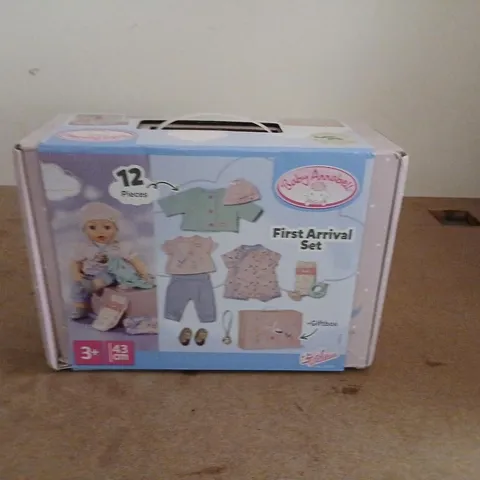 BABY ANNABELL FIRST ARRIVAL SET – 12-PIECE CLOTHING & ACCESSORIES (AGE 3+)