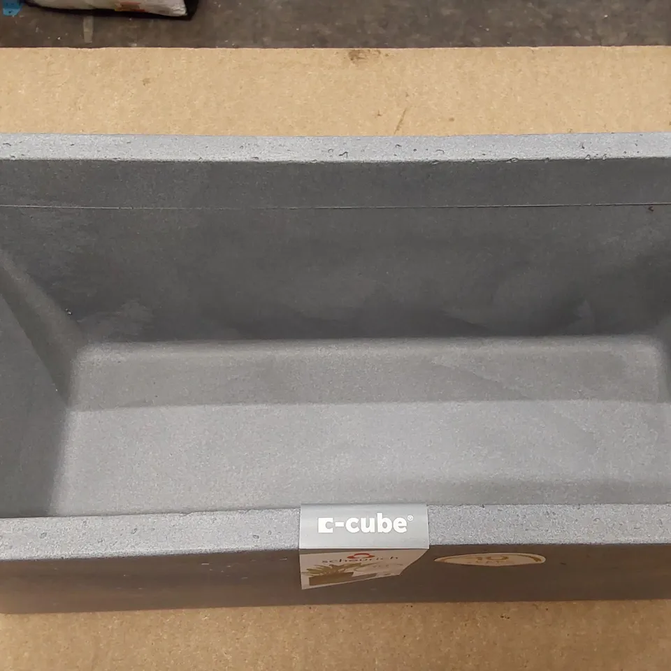 C-CUBE PLANTER BOX (1 ITEM)