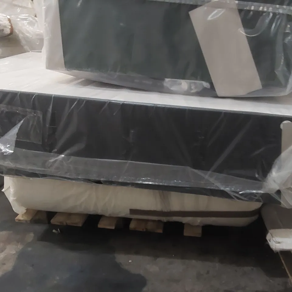 PALLET CONTAINING 4x ASSORTED DIVAN BASES, 1x HEADBOARD, 2x MATTRESSES AND ASSORTED BEDDING