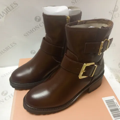 BOXED CORNELIA BIKER BOOT BROWN - SIZE 4