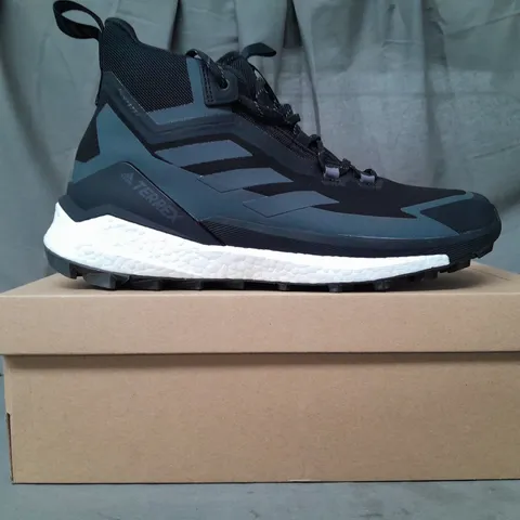 BOXED PAIR OF ADIDAS TERREX FREE HIKER 2 ANKLE BOOTS IN BLACK UK SIZE 10.5