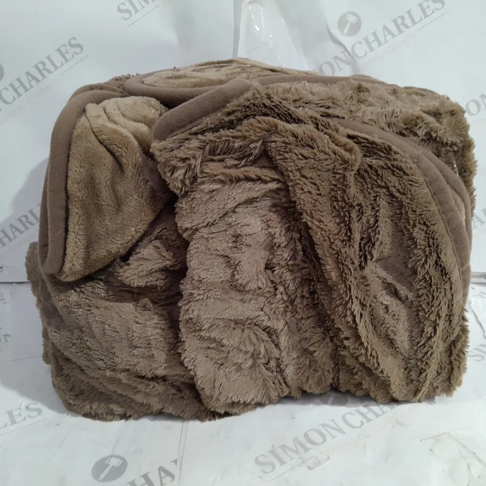 BOXED COZEE HOME VELVETSOFT HEATED THROW IN DARK TAUPE