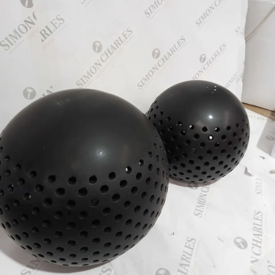 BOXED K BY KELLY HOPPEN SET OF 2 INDOOR OUTDOOR ORBS 25CM AND 30CM