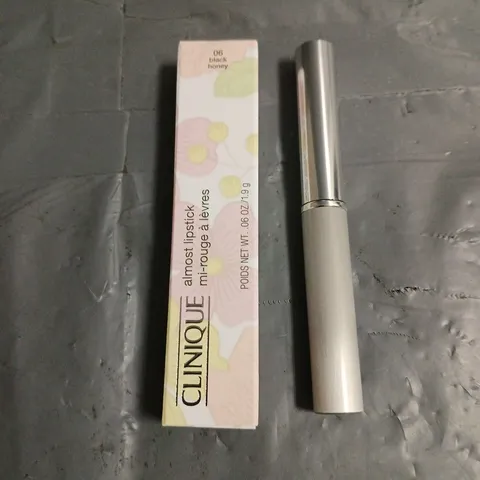 BOXED CLINIQUE ALMOST LIPSTICK IN 06 BLACK HONEY 1.9G