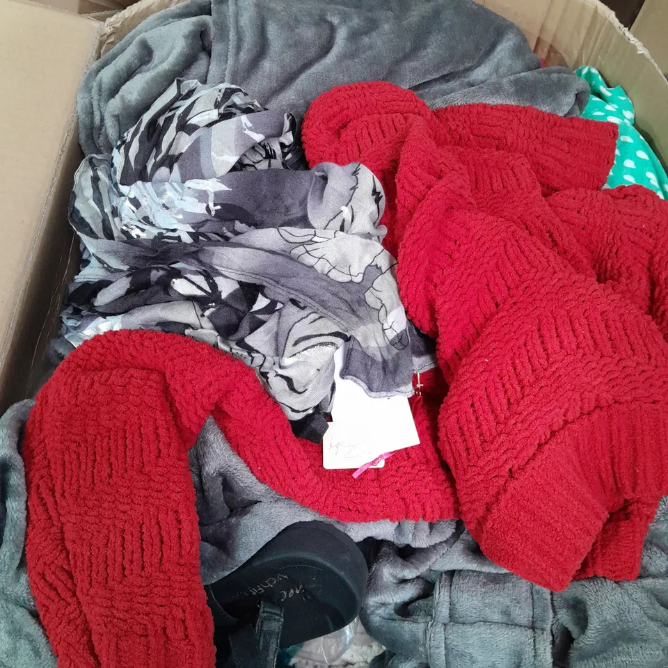 LARGE BOX OF ASSORTED CLOTHING ITEMS ALL IN DIFFRENT COLOURS AND SIZES 