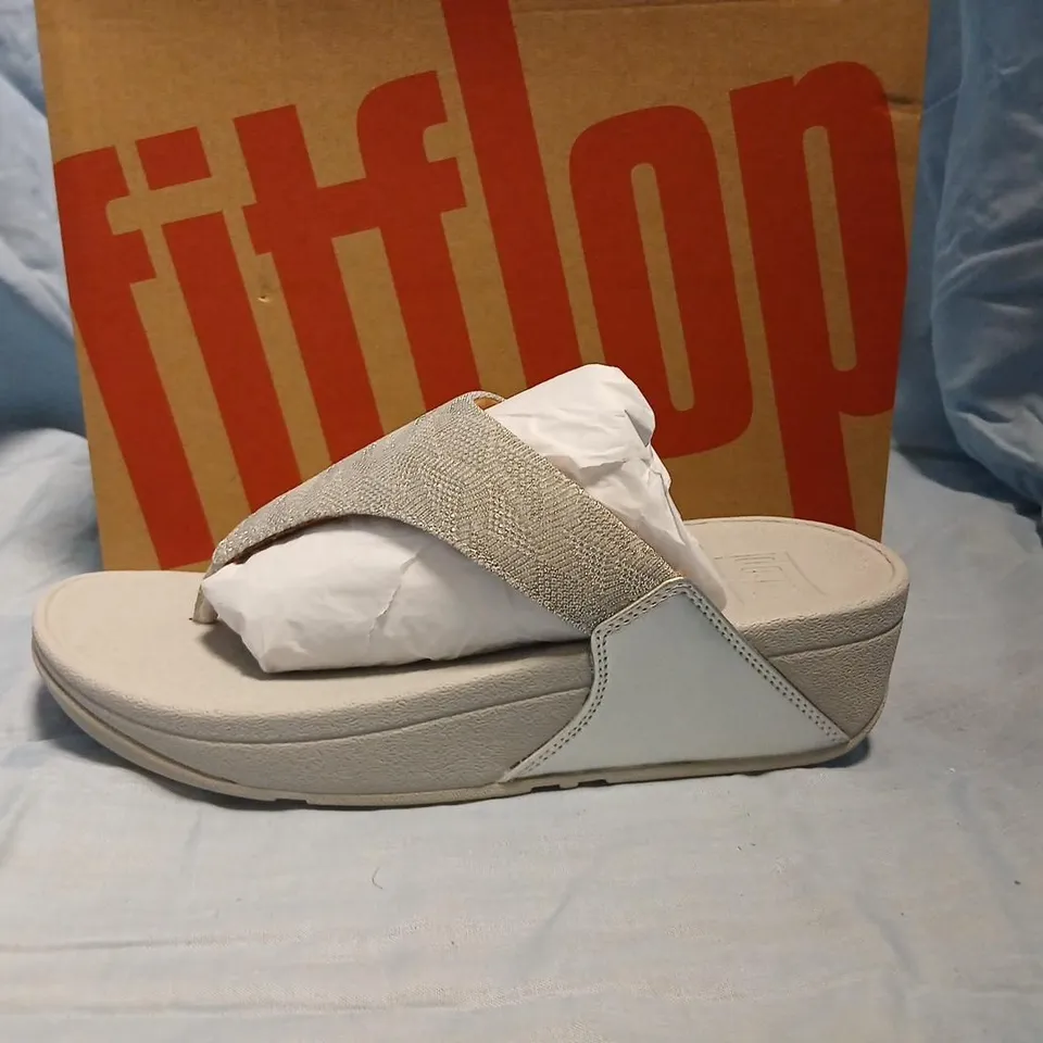 FITFLOP LULU GLITZ TOE-POST SANDALS – SILVER, UK 04 (US 06, EU 37)