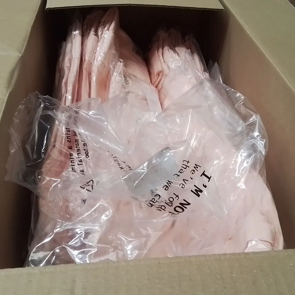 BOXED BRAND NEW APPROXIMATELY 32 JD WILLIAMS CARGO SHORTS PEACH SIZE 20