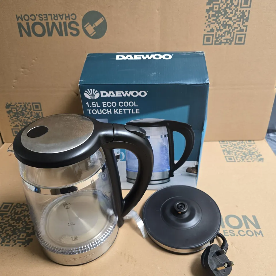 BOXED DAEWOO 1.5L ECO COOL TOUCH KETTLE