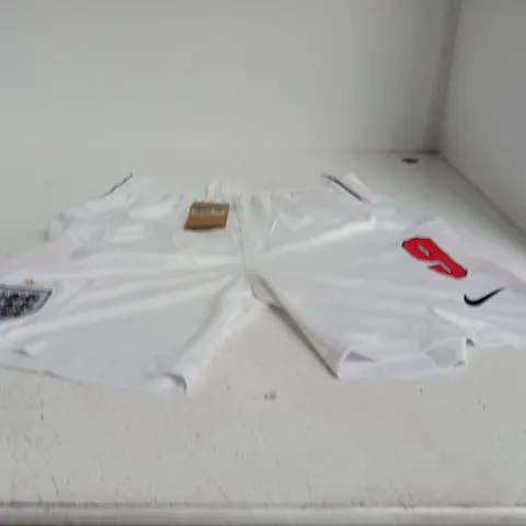 NIKE MEN'S ENGLAND FOTBALL SHORTS - NO 9 - SIZE XL